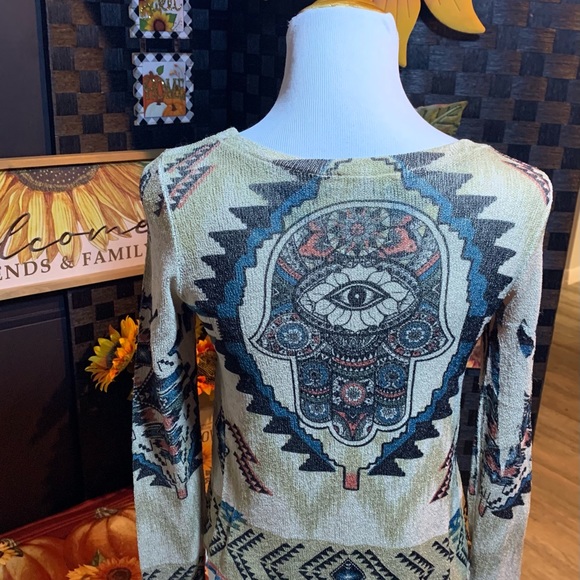 Woman’s dress blouse - Picture 3 of 3